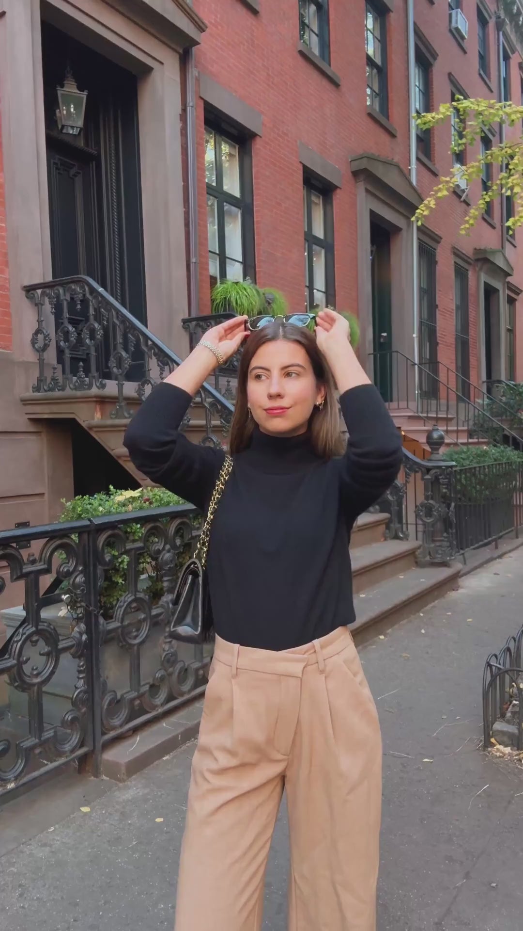 Classic Fitted Turtleneck Sweater - 100% Cashmere